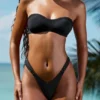 Czarne doły od bikini Pacifico z marszczeniami i zdobieniami Czarne doły od bikini Pacifico z marszczeniami i zdobieniami
