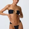 Czarne doły od bikini z szerokimi ramiączkami i zdobieniami Sunray Czarne doły od bikini z szerokimi ramiączkami i zdobieniami Sunray