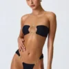 Czarne doły od bikini z szerokimi ramiączkami i zdobieniami Sunray Czarne doły od bikini z szerokimi ramiączkami i zdobieniami Sunray