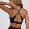 Czarny biustonosz sportowy Soft Active z dekoltem w serek