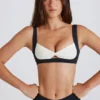 Czarny biustonosz sportowy Soft Active z skręconym przodem