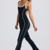 Czarny kombinezon Petite Soft Active z odkrytymi plecami Czarny kombinezon Petite Soft Active z odkrytymi plecami