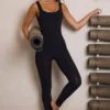 Czarny kombinezon Soft Active z odkrytymi plecami Czarny kombinezon Soft Active z odkrytymi plecami