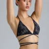 Czarny stanik bikini Liberty z ozdobnymi krzyżującymi się ramiączkami Czarny stanik bikini Liberty z ozdobnymi krzyżującymi się ramiączkami