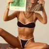 Czarny stanik bikini Old Money z odkrytymi plecami Czarny stanik bikini Old Money z odkrytymi plecami