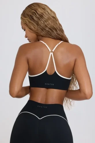 Czarny stanik sportowy Soft Active z dekoltem w kształcie serca