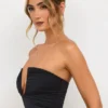 Czarny top bez ramiączek z głębokim dekoltem Eevi Jersey Czarny top bez ramiączek z głębokim dekoltem Eevi Jersey