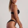 Czarny top bikini bandeau Praslin z koralikami Czarny top bikini bandeau Praslin z koralikami