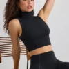 Czarny top z golfem Soft Active