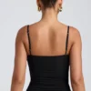 Czarny top z marszczonymi warstwami Esme Modal Czarny top z marszczonymi warstwami Esme Modal