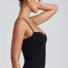 Czarny top z marszczonymi warstwami Esme Modal Czarny top z marszczonymi warstwami Esme Modal