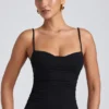 Czarny top z marszczonymi warstwami Esme Modal Czarny top z marszczonymi warstwami Esme Modal