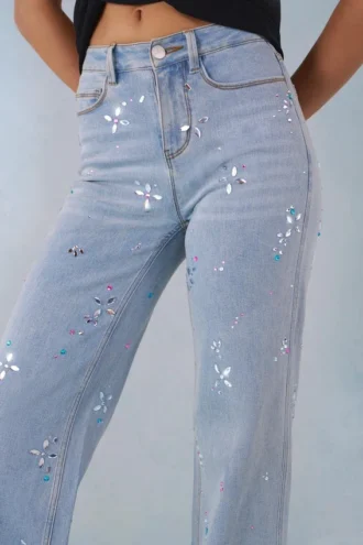 Dżinsy Lorielle o średnim stanie i prostych nogawkach z jasnego denimu Dżinsy Lorielle o średnim stanie i prostych nogawkach z jasnego denimu