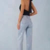 Dżinsy Lorielle o średnim stanie i prostych nogawkach z jasnego denimu Dżinsy Lorielle o średnim stanie i prostych nogawkach z jasnego denimu