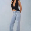 Dżinsy Lorielle o średnim stanie i prostych nogawkach z jasnego denimu Dżinsy Lorielle o średnim stanie i prostych nogawkach z jasnego denimu