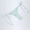 Doły od bikini Nieva z wiązaniem z boku w niebieski kwiatowy wzór Doły od bikini Nieva z wiązaniem z boku w niebieski kwiatowy wzór