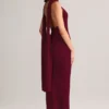 Dree Sukienka maxi z dekoltem halter i detalem w postaci szalika z dzianiny prążkowanej w kolorze bordowym Dree Sukienka maxi z dekoltem halter i detalem w postaci szalika z dzianiny prążkowanej w kolorze bordowym