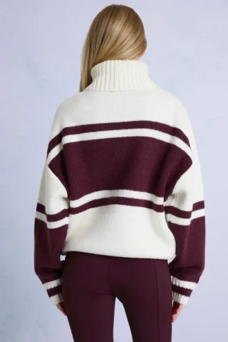 Dzianinowy sweter oversize z golfem w kolorze bordowym