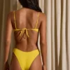 Górka bikini Naxos z okrągłym dekoltem w kolorze złocistożółtym Górka bikini Naxos z okrągłym dekoltem w kolorze złocistożółtym