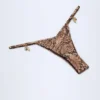 Figi stringowe doły od bikini Cebu z detalem w wężowy wzór Figi stringowe doły od bikini Cebu z detalem w wężowy wzór