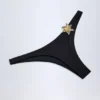 Fioletowe doły od bikini Beqa z metalowymi detalami w kolorze czarnym Fioletowe doły od bikini Beqa z metalowymi detalami w kolorze czarnym