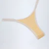 Fioletowe doły od bikini Masia z podwójnymi ramiączkami w żółtą kratkę Fioletowe doły od bikini Masia z podwójnymi ramiączkami w żółtą kratkę
