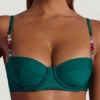 Fioletowe doły od bikini Palau z wysokim wycięciem, ozdobione koralikami Fioletowe doły od bikini Palau z wysokim wycięciem, ozdobione koralikami