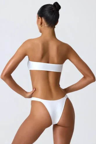 Fioletowe doły od bikini z szerokimi ramiączkami i zdobieniami Sunray Fioletowe doły od bikini z szerokimi ramiączkami i zdobieniami Sunray