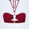 Góra bikini Savai z marszczonym dekoltem halter i metalowymi detalami w kolorze ciemnej wiśni