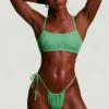 Górka bikini z ramiączkami i dekoltem w kształcie łódki z tkaniny seersucker w kolorze morskiej piany Górka bikini z ramiączkami i dekoltem w kształcie łódki z tkaniny seersucker w kolorze morskiej piany
