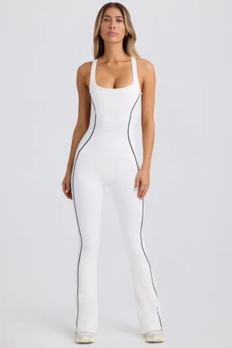 Kombinezon Petite Soft Active z odkrytymi plecami w kolorze białym Kombinezon Petite Soft Active z odkrytymi plecami w kolorze białym