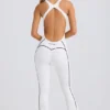 Kombinezon Petite Soft Active z odkrytymi plecami w kolorze białym Kombinezon Petite Soft Active z odkrytymi plecami w kolorze białym