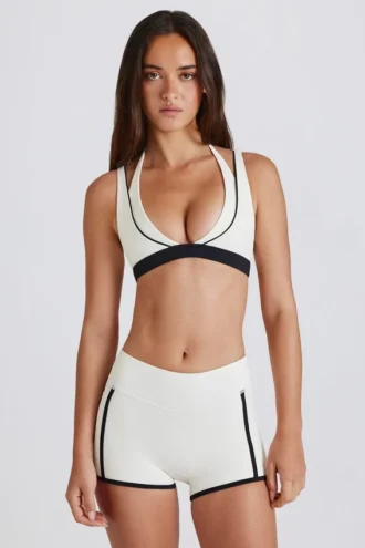 Kontrastowe szorty mini Soft Active w kolorze kości słoniowej Kontrastowe szorty mini Soft Active w kolorze kości słoniowej
