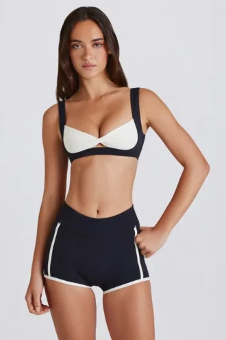 Kontrastowe szorty Soft Active w kolorze czarnym