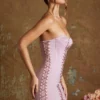 Koronkowa sukienka bandeau z wiązaniem w kolorze fioletowym Koronkowa sukienka bandeau z wiązaniem w kolorze fioletowym