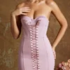 Koronkowa sukienka bandeau z wiązaniem w kolorze fioletowym Koronkowa sukienka bandeau z wiązaniem w kolorze fioletowym