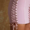 Koronkowa sukienka bandeau z wiązaniem w kolorze fioletowym Koronkowa sukienka bandeau z wiązaniem w kolorze fioletowym