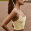 Koszulka bez rękawów Soft Active z warstwami w kolorze delikatnej żółci Koszulka bez rękawów Soft Active z warstwami w kolorze delikatnej żółci