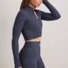 Krótka kurtka z zamkiem FlexiRib w kolorze indigo slate Krótka kurtka z zamkiem FlexiRib w kolorze indigo slate