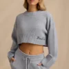 Krótki sweter z dzianiny prążkowanej w kolorze jasnoniebieskim Krótki sweter z dzianiny prążkowanej w kolorze jasnoniebieskim