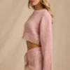 Krótki sweter z dzianiny prążkowanej w kolorze pudrowego różu Krótki sweter z dzianiny prążkowanej w kolorze pudrowego różu