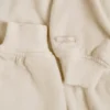 Krótki sweter z kapturem z dżerseju szczotkowanego w kolorze ecru