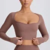 Krótki top Soft Active z dekoltem w kształcie serca w kolorze mokka Krótki top Soft Active z dekoltem w kształcie serca w kolorze mokka