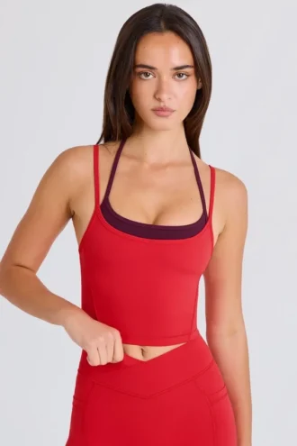 Krótki top warstwowy Soft Active w kolorze truskawkowej czerwieni Krótki top warstwowy Soft Active w kolorze truskawkowej czerwieni