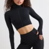 Krótki top z golfem Soft Active w kolorze czarnym Krótki top z golfem Soft Active w kolorze czarnym