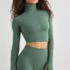 Krótki top z golfem Soft Active w kolorze khaki Krótki top z golfem Soft Active w kolorze khaki