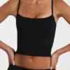 Krótki top z modalu w kolorze czarnym Krótki top z modalu w kolorze czarnym