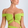 Krótki top z wycięciami i odkrytymi ramionami Zene w kolorze limonkowej zieleni Krótki top z wycięciami i odkrytymi ramionami Zene w kolorze limonkowej zieleni