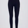 Legginsy Soft Active Crossover Contrast w kolorze klasycznego granatu Legginsy Soft Active Crossover Contrast w kolorze klasycznego granatu