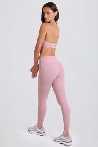 Legginsy z podwiniętym pasem i szelkami w kolorze fioletowym